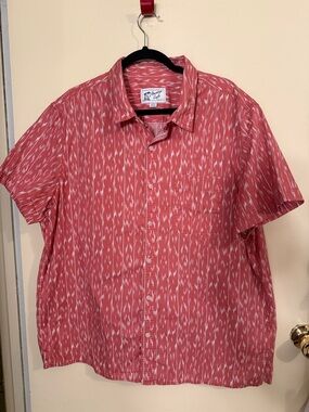 American Eagle Outfitters Red Coral Ikat Short-Sleeve Button-Down Shirt